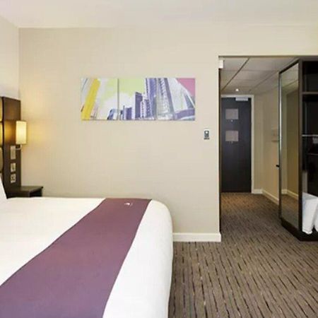 Premier Inn Ware Exterior foto